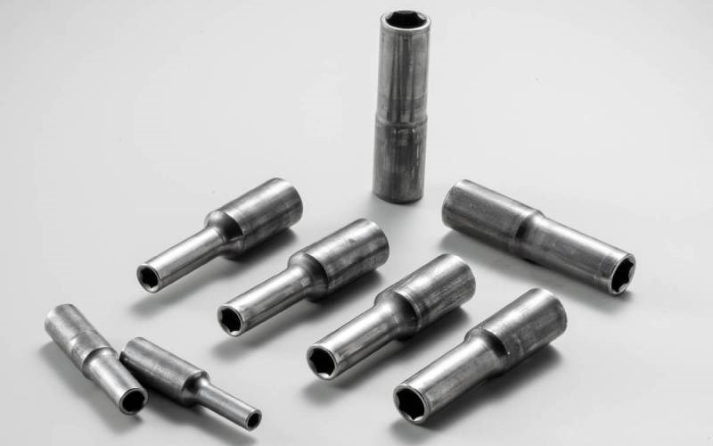 Reversible socket wrenchRegular small head socket (direct forge without machining)