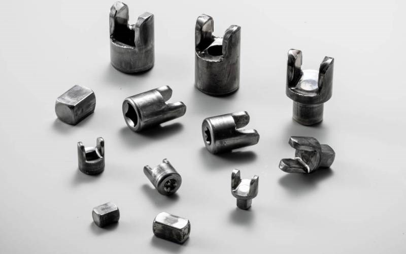 Universal joint adapter (direct forge without machining)