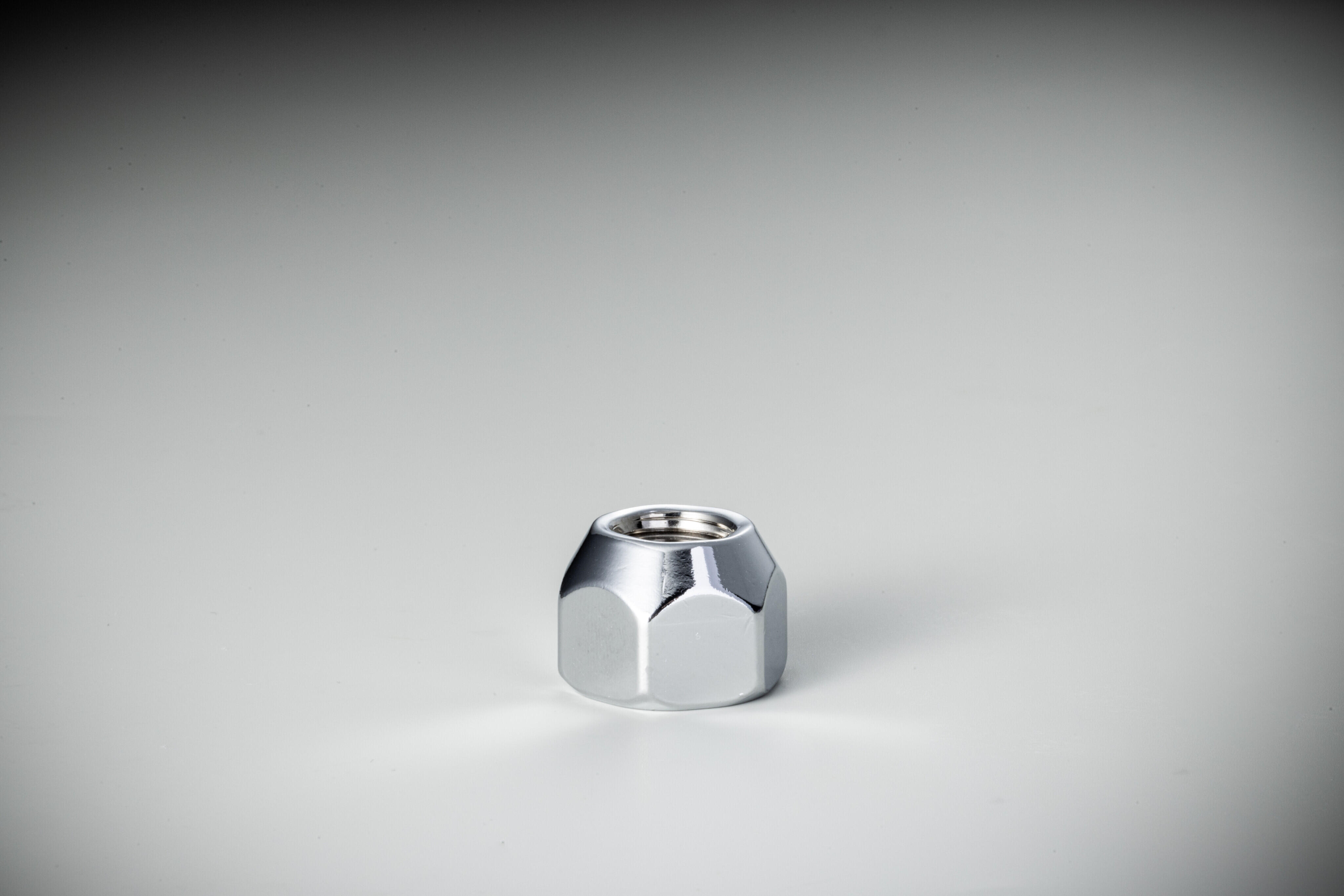 OPEN-END ACORN WHEEL NUT